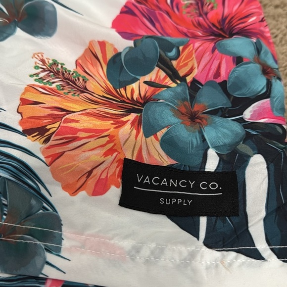 Vacancy Co. Men’s Floral Swim Trunks – Size M – Tropical Print – NWT - Picture 3 of 9